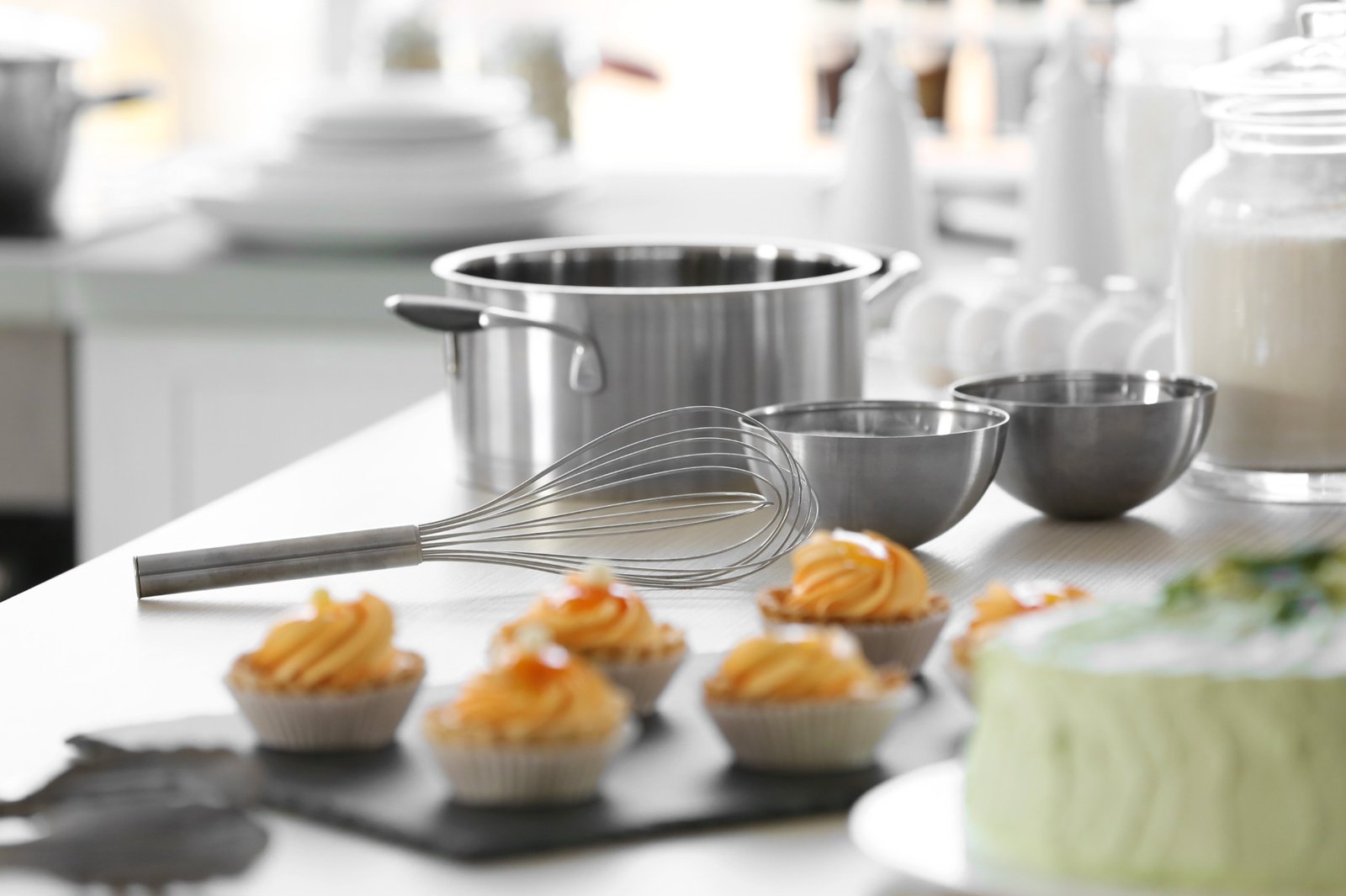 Cookware and bakeware